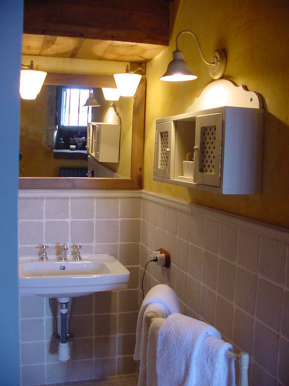 Casa Do Castelo De Andrade Guest House Puentedeume Room photo